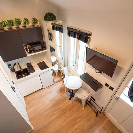 Lovely Nest In Parijs