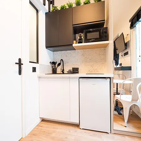 Lovely Nest In * Parijs