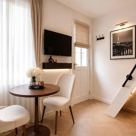 Appartement Lovely Nest In Paris